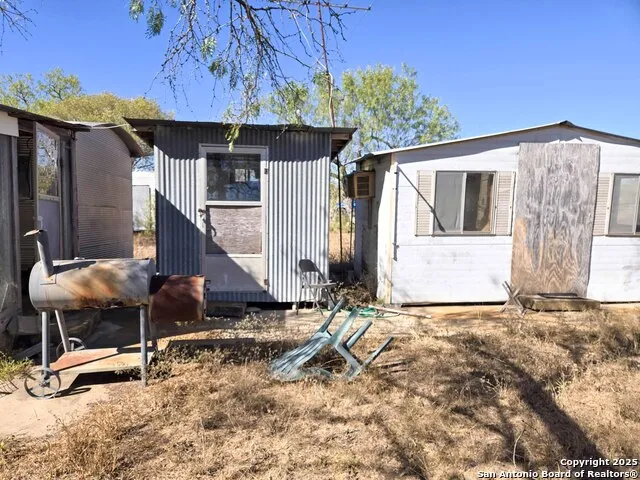 00 CR 123 Pawnee, TX 78145