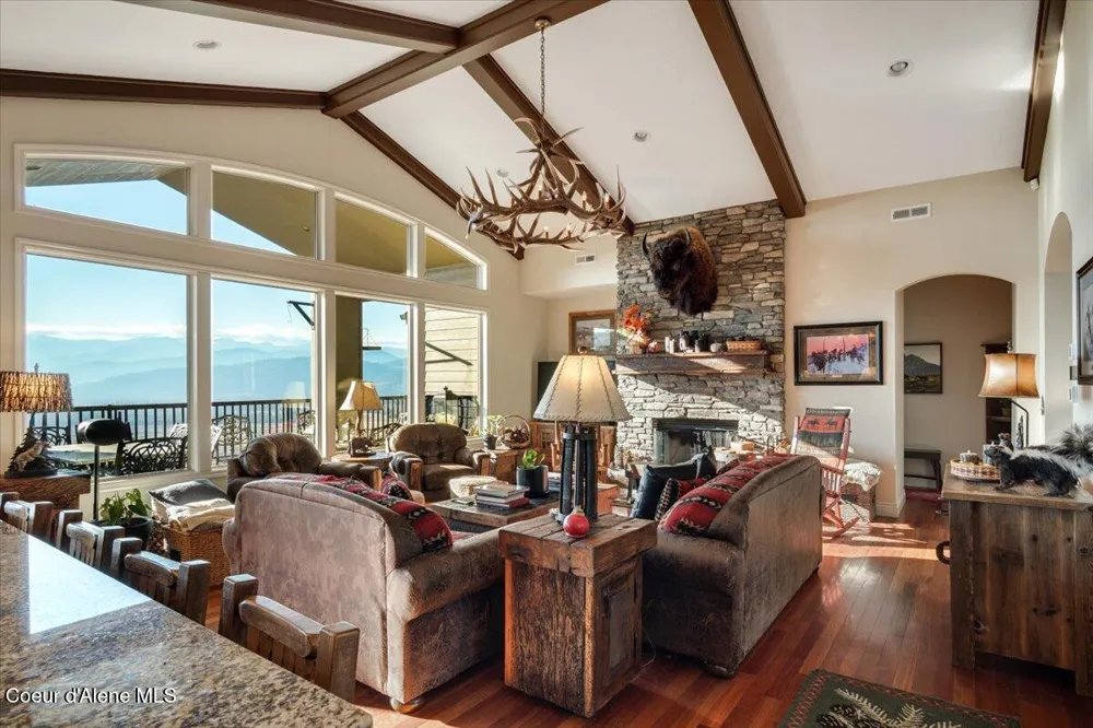 3251 Elmira Road Sandpoint, ID 83864