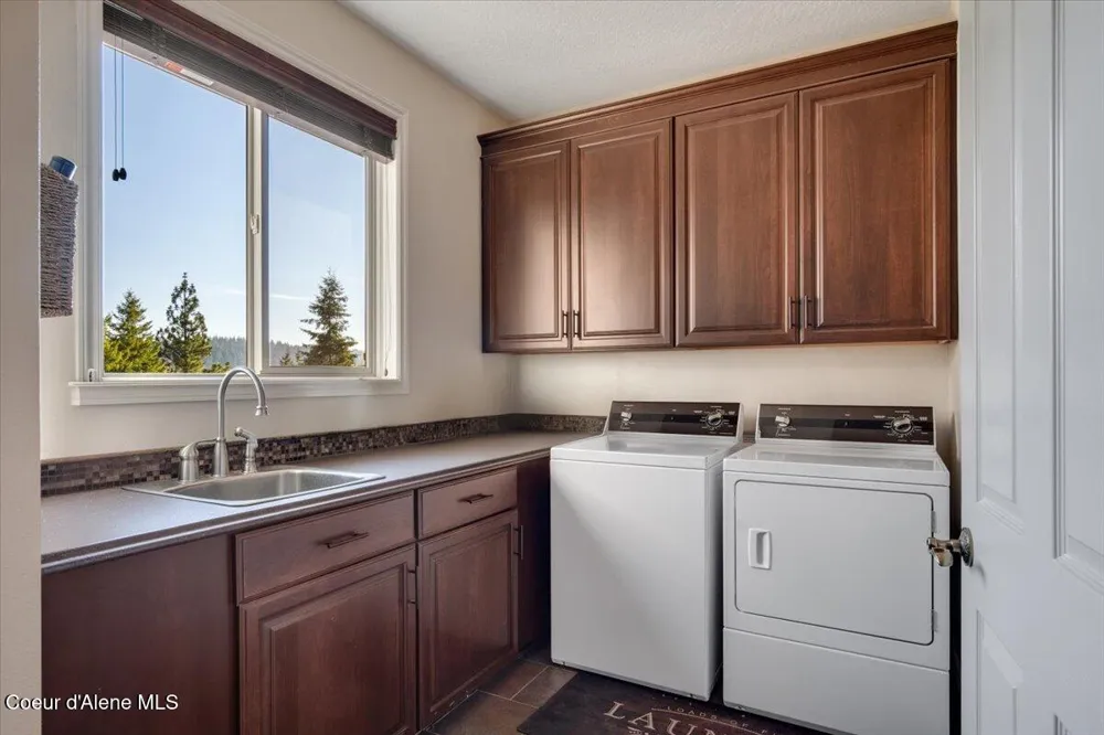 3251 Elmira Road Sandpoint, ID 83864