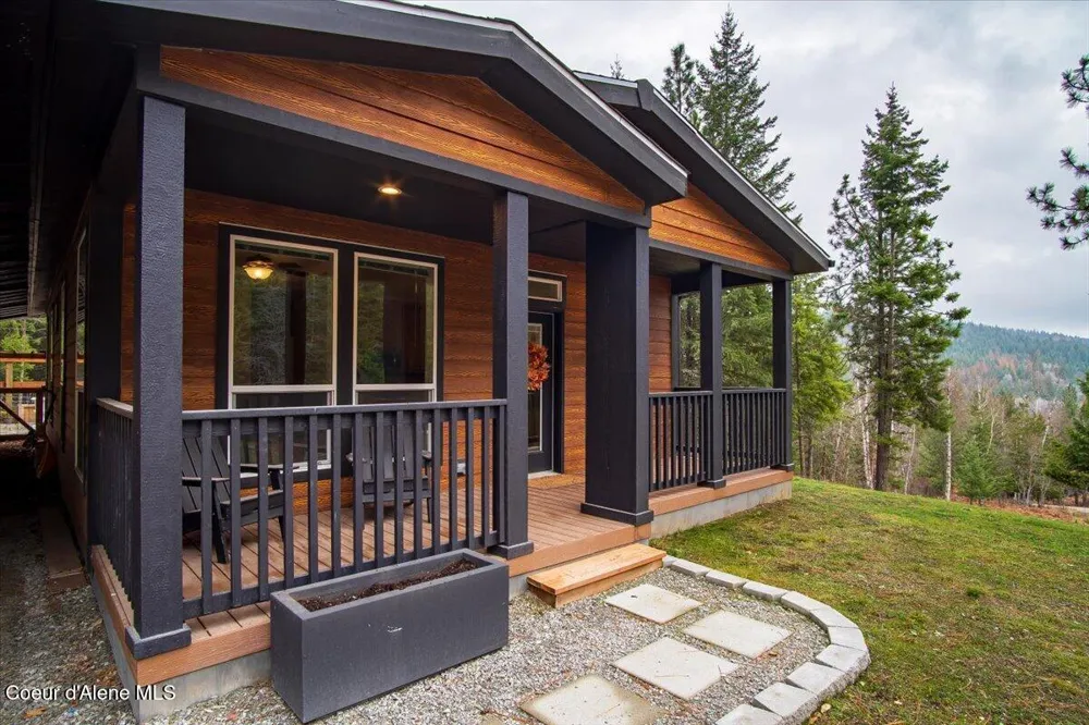 3251 Elmira Road Sandpoint, ID 83864