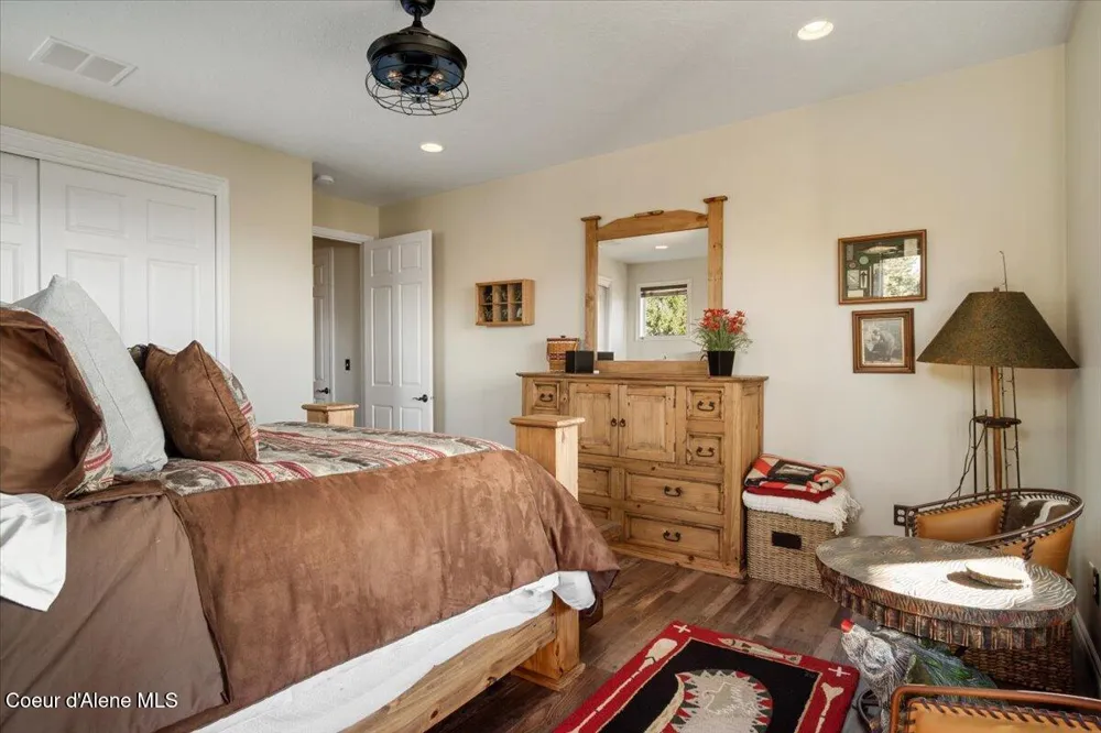 3251 Elmira Road Sandpoint, ID 83864