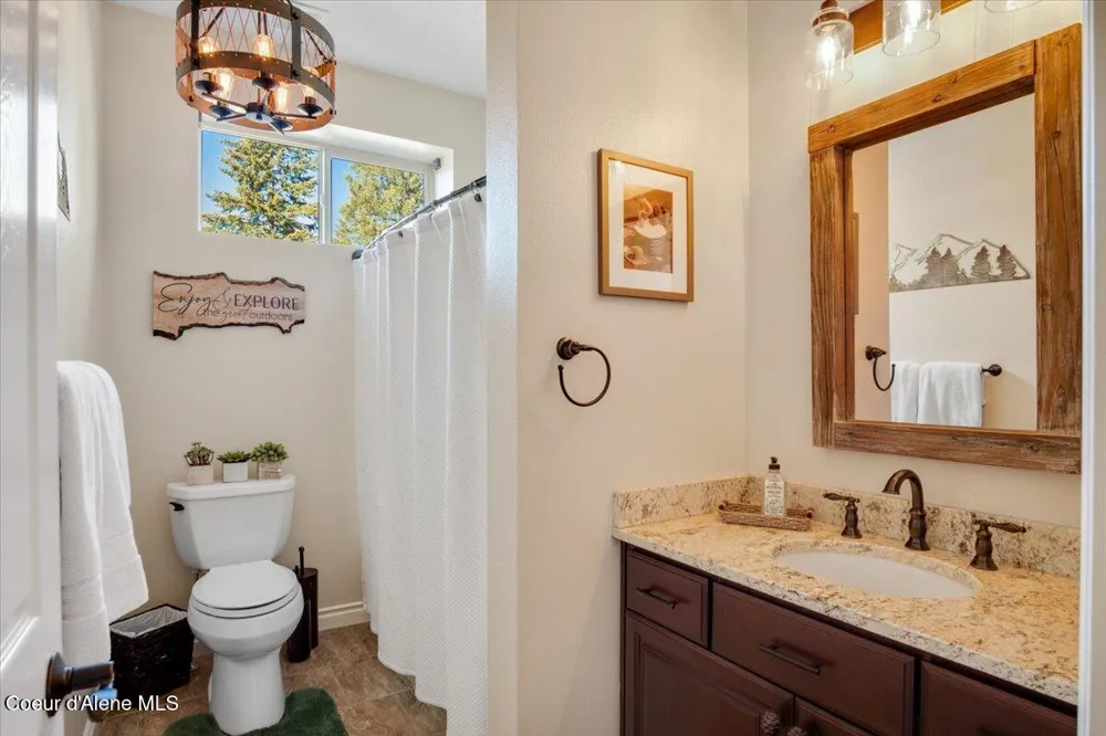 3251 Elmira Road Sandpoint, ID 83864