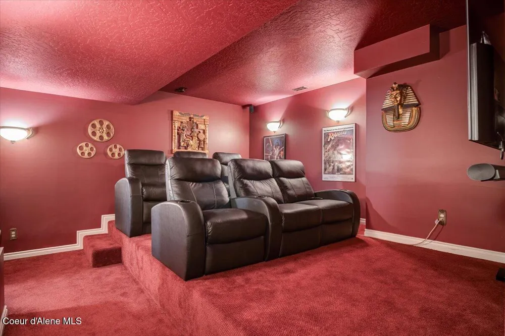 3251 Elmira Road Sandpoint, ID 83864