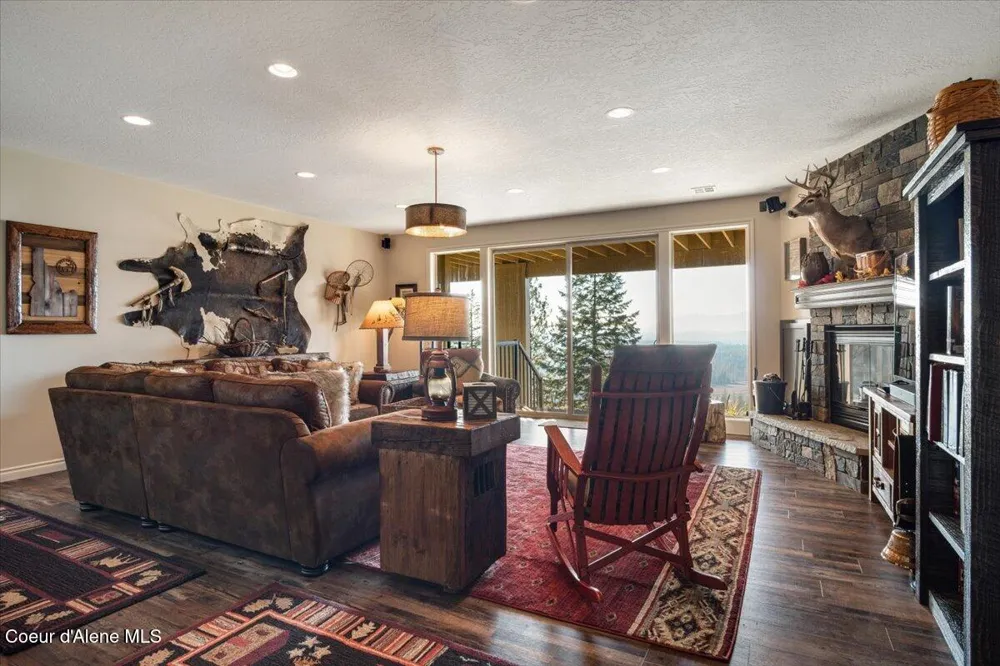 3251 Elmira Road Sandpoint, ID 83864