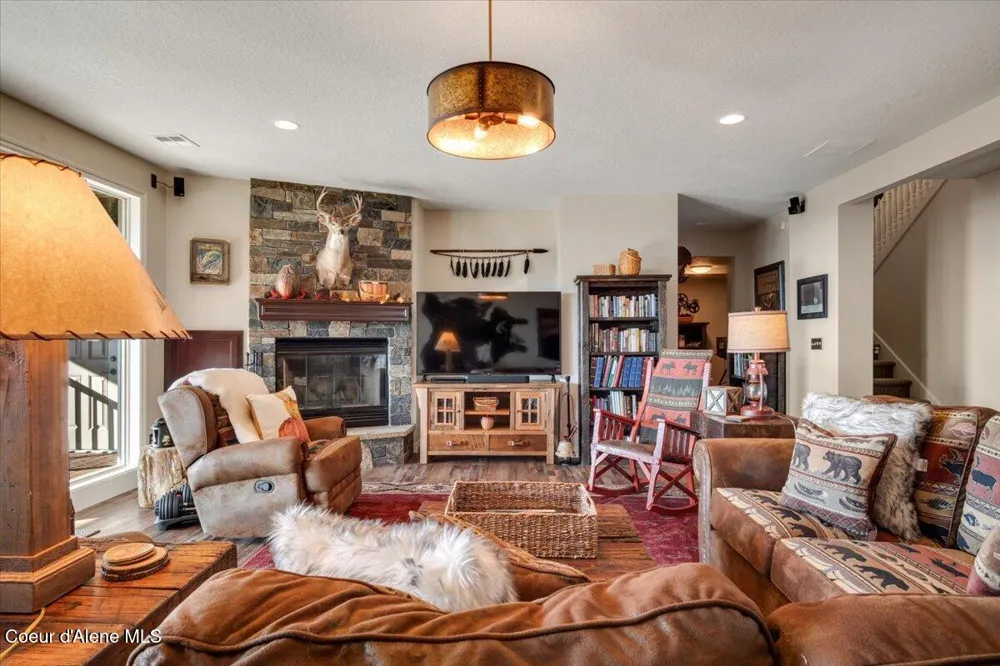 3251 Elmira Road Sandpoint, ID 83864