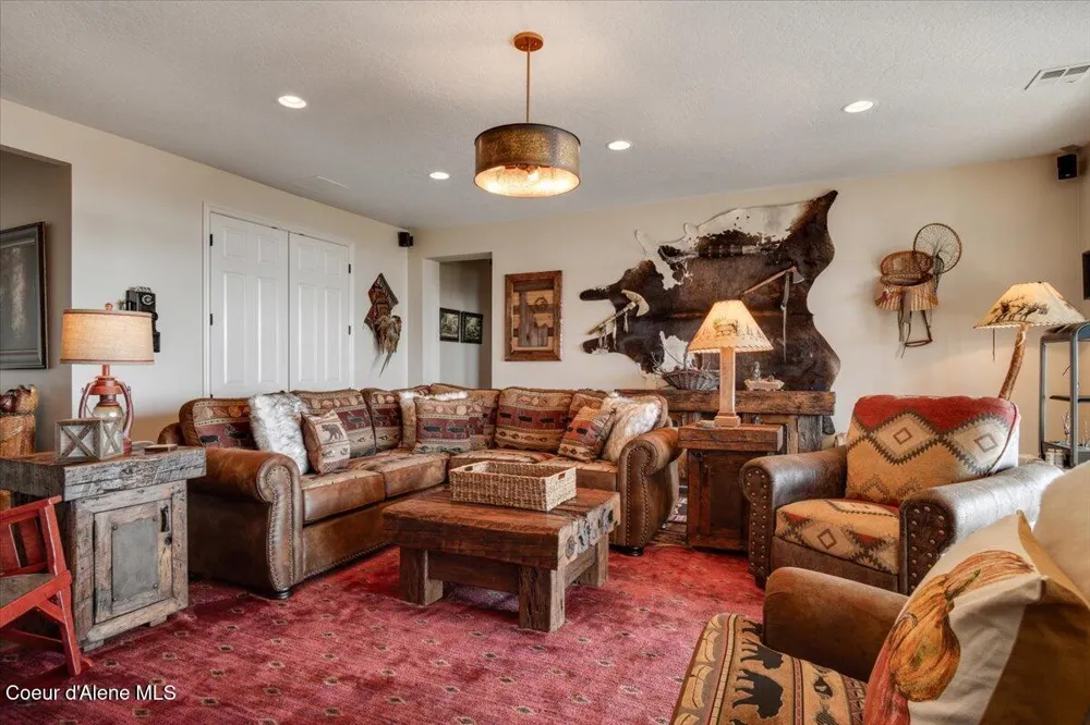 3251 Elmira Road Sandpoint, ID 83864