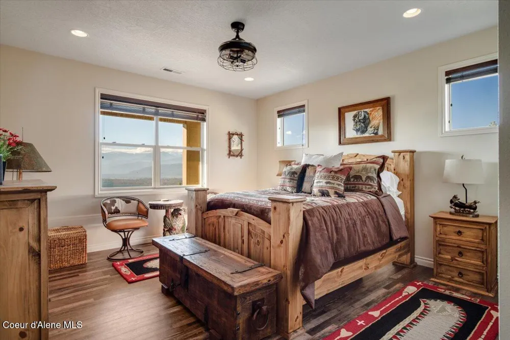 3251 Elmira Road Sandpoint, ID 83864
