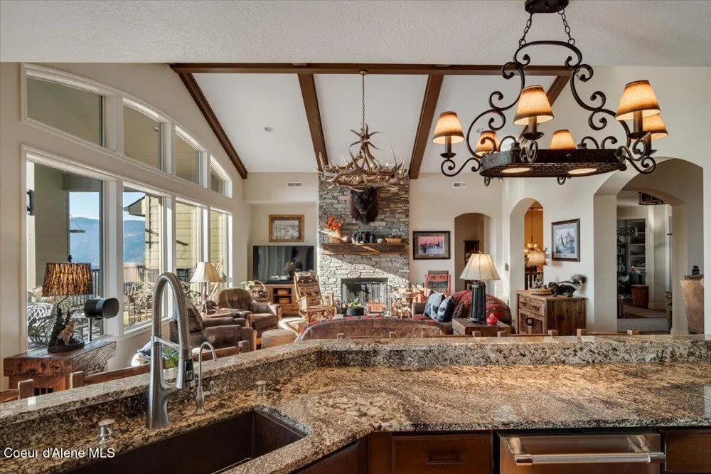 3251 Elmira Road Sandpoint, ID 83864
