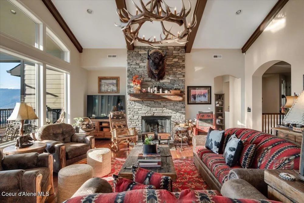 3251 Elmira Road Sandpoint, ID 83864