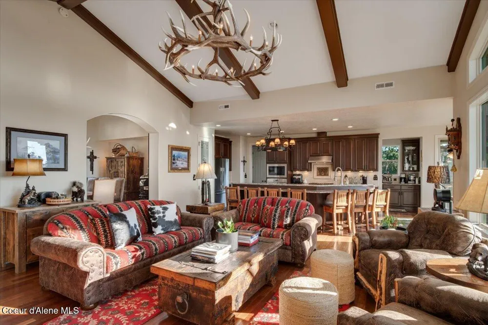 3251 Elmira Road Sandpoint, ID 83864