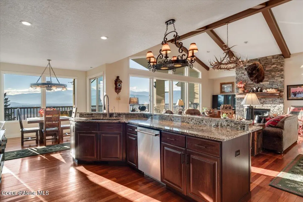 3251 Elmira Road Sandpoint, ID 83864