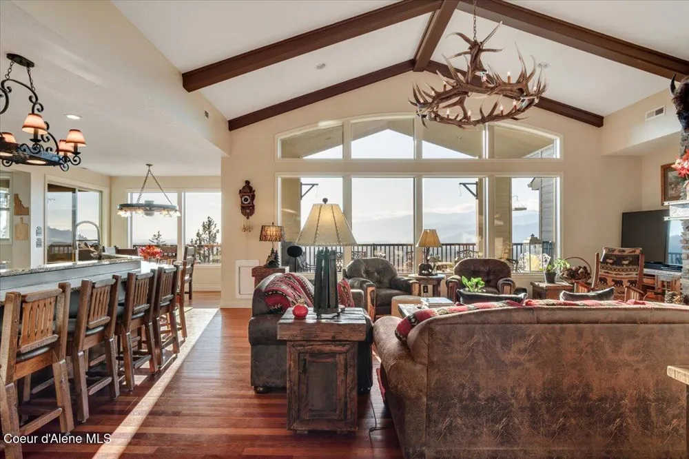 3251 Elmira Road Sandpoint, ID 83864
