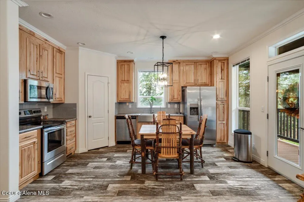 3251 Elmira Road Sandpoint, ID 83864