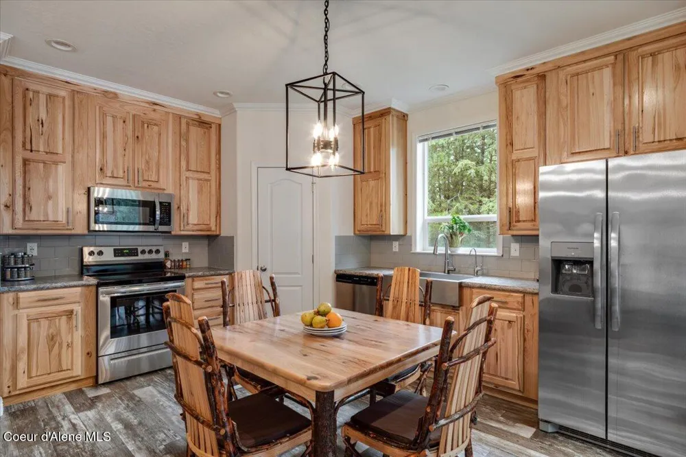 3251 Elmira Road Sandpoint, ID 83864