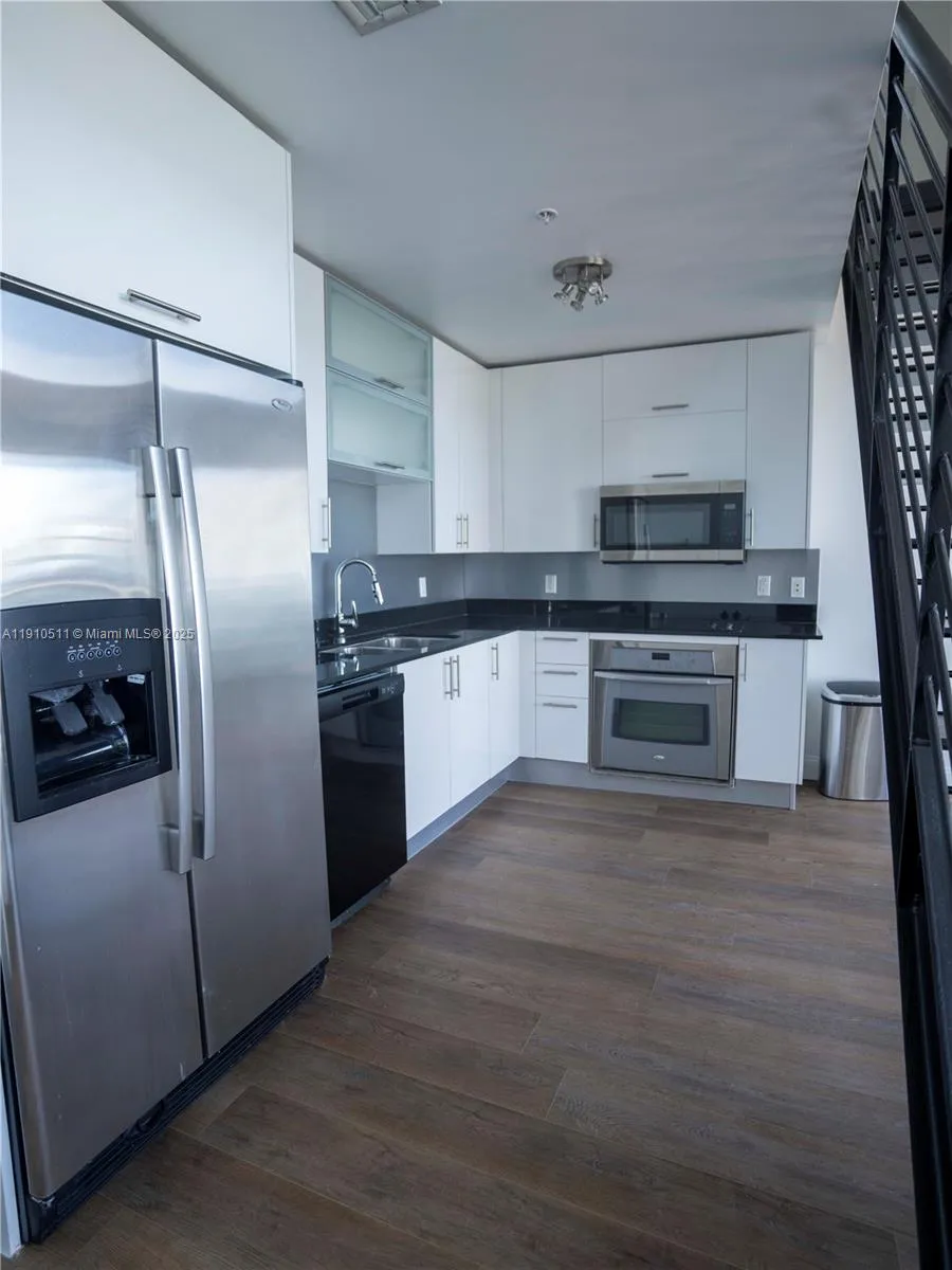 60 SW 13th St #4805 Miami, FL 33130