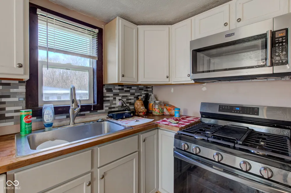 215 Lincoln Street Galveston, IN 46932