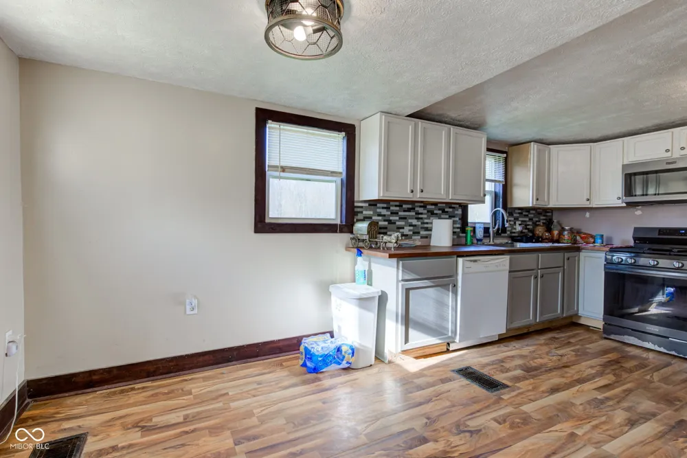 215 Lincoln Street Galveston, IN 46932