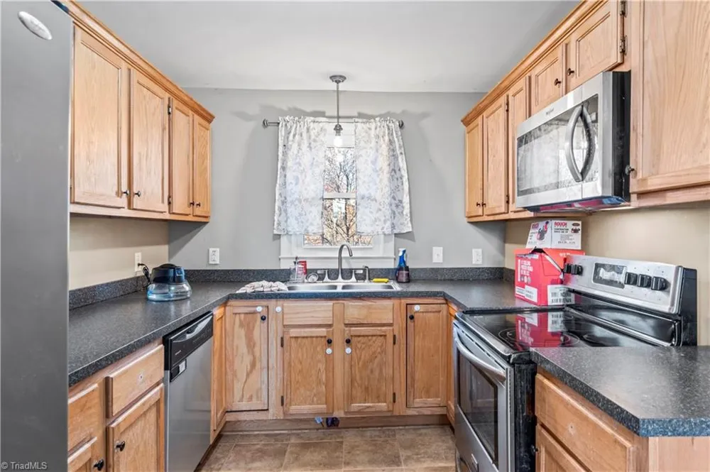 133 South Street Elkin, NC 28621