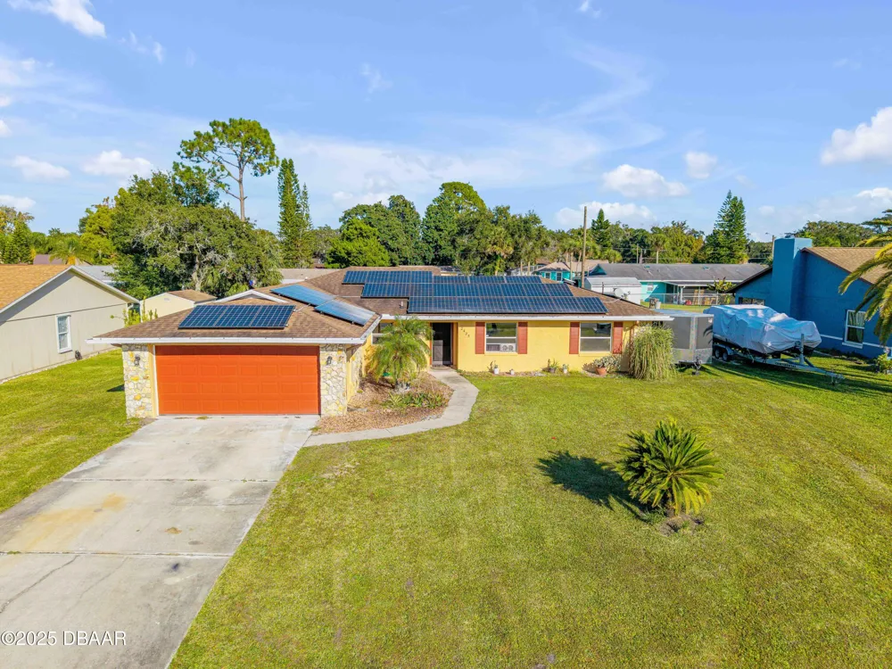 2425 Travelers Palm Drive Edgewater, FL 32141