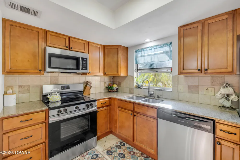 2425 Travelers Palm Drive Edgewater, FL 32141