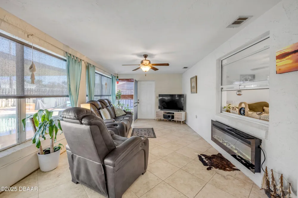 2425 Travelers Palm Drive Edgewater, FL 32141