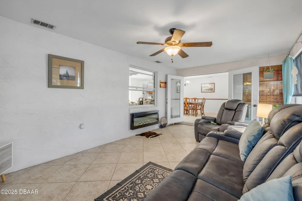 2425 Travelers Palm Drive Edgewater, FL 32141