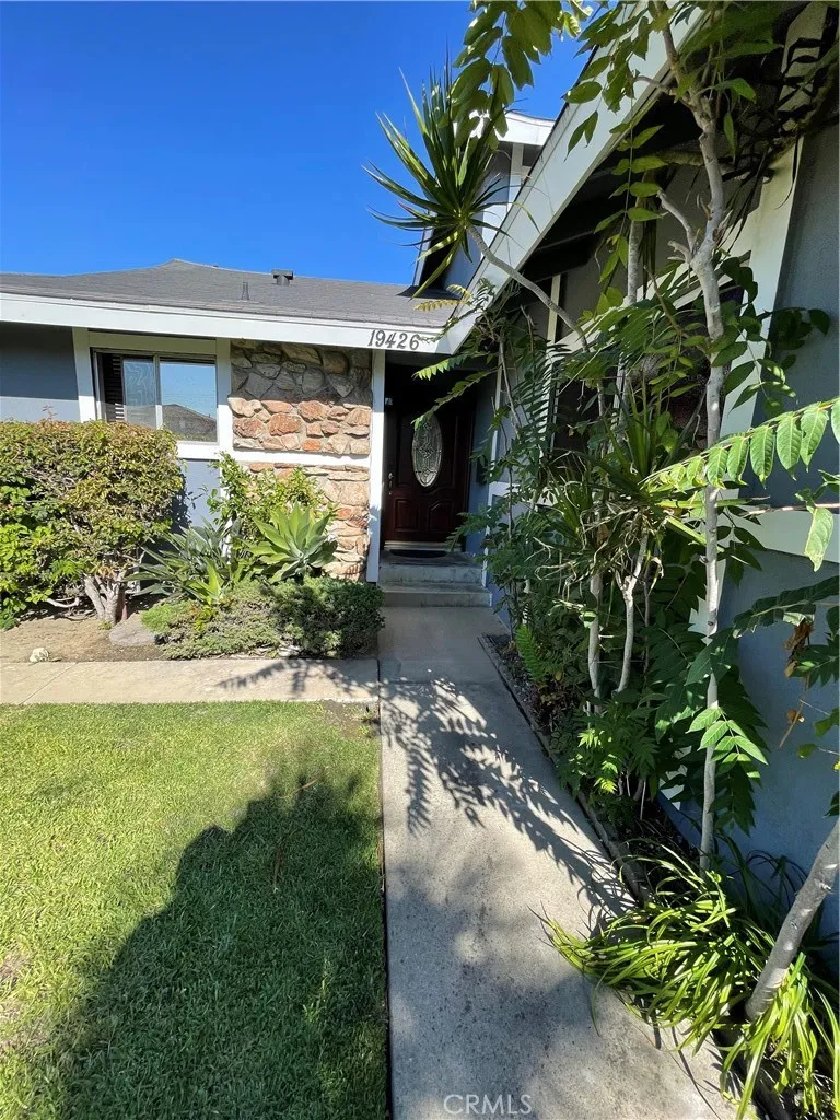 19426 Belshaw Carson, CA 90746