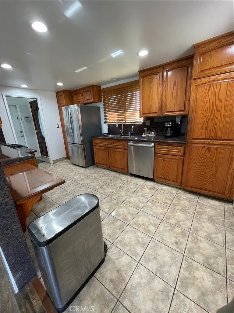 19426 Belshaw Carson, CA 90746