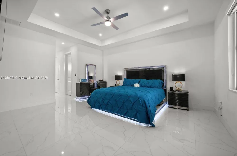2522 15TH PL Cape Coral, FL 33993