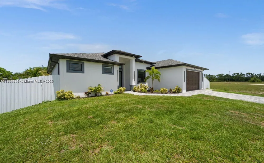 2522 15TH PL Cape Coral, FL 33993