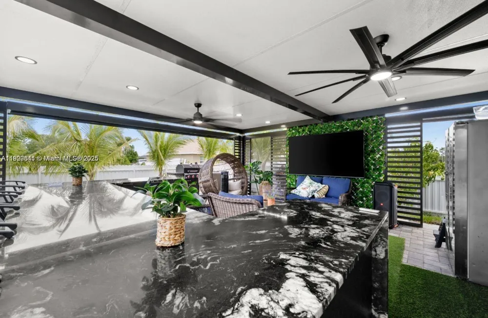 2522 15TH PL Cape Coral, FL 33993