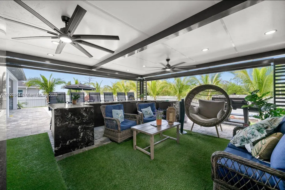 2522 15TH PL Cape Coral, FL 33993