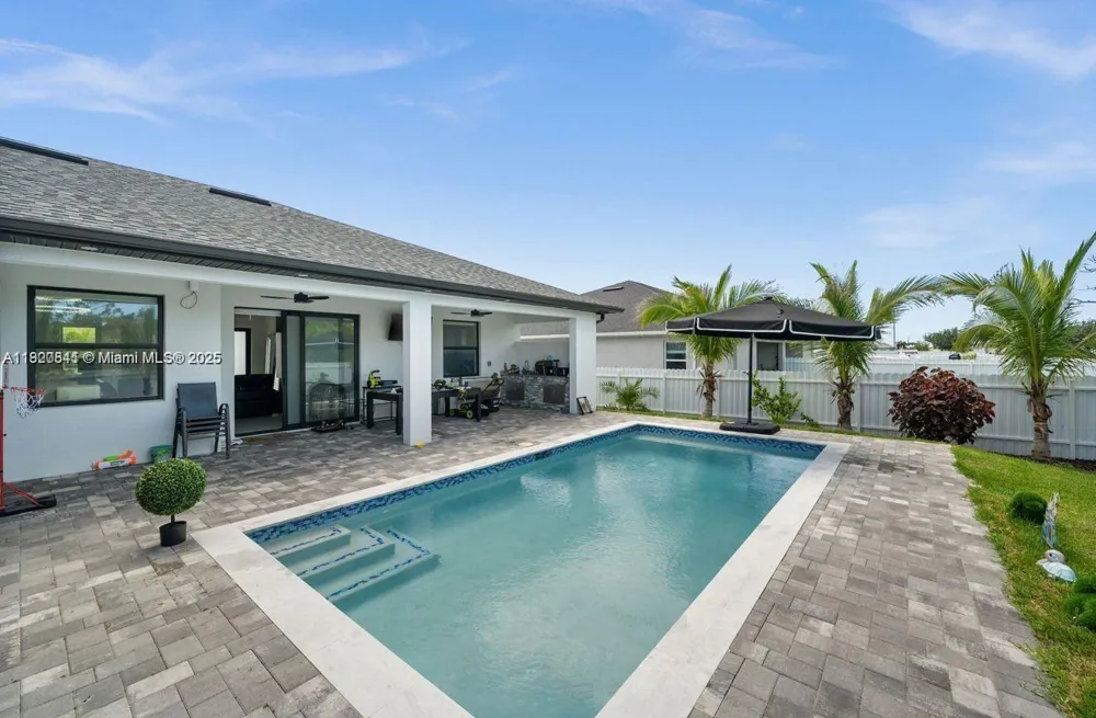 2522 15TH PL Cape Coral, FL 33993