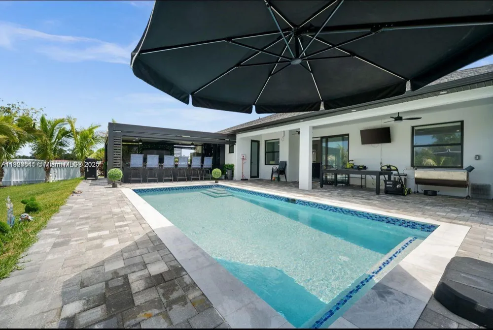 2522 15TH PL Cape Coral, FL 33993