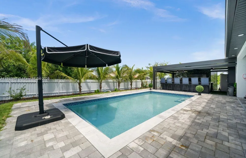 2522 15TH PL Cape Coral, FL 33993
