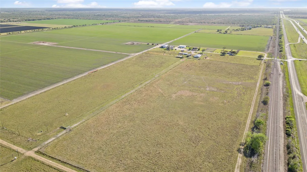 5629 Us-59 S Edna, TX 77957