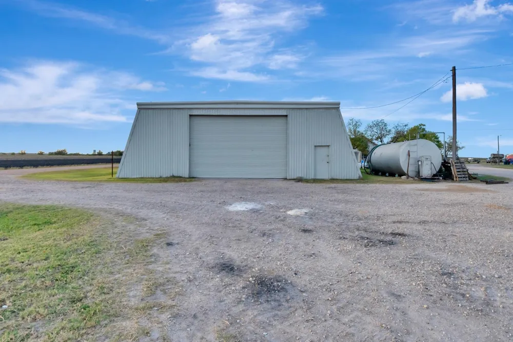 5629 Us-59 S Edna, TX 77957