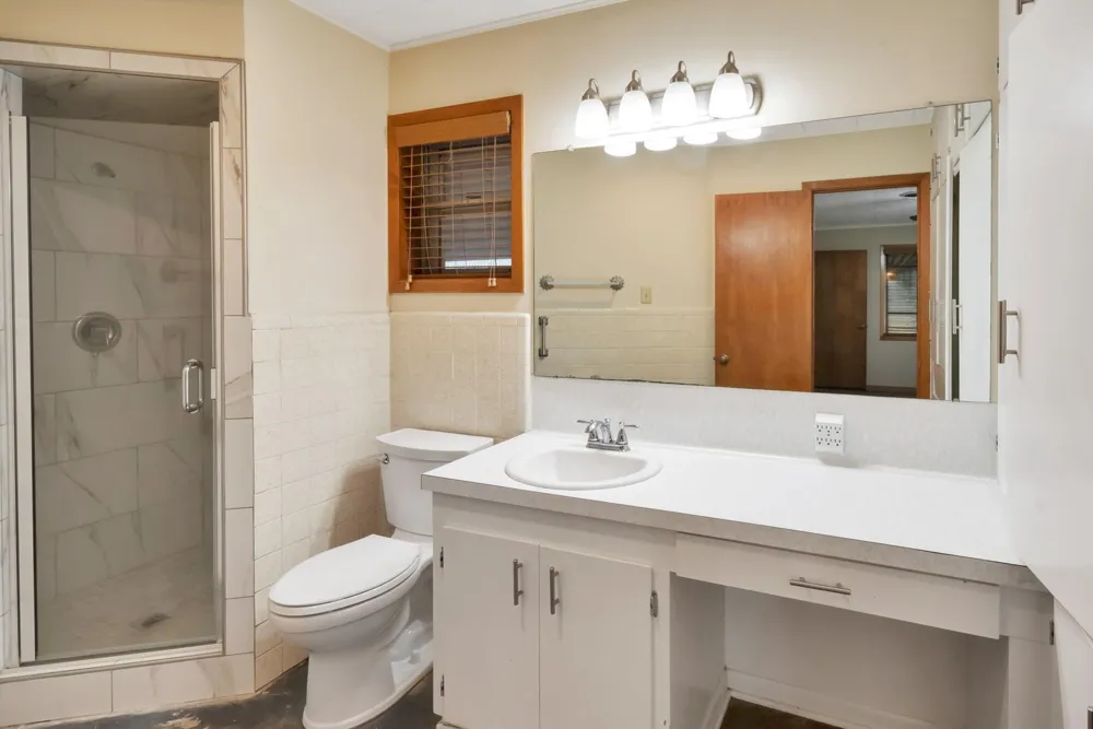 5629 Us-59 S Edna, TX 77957