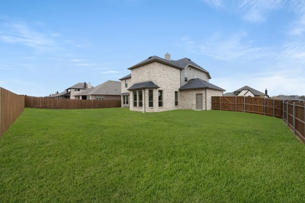 5401 Rowlan Row Midlothian, TX 76065
