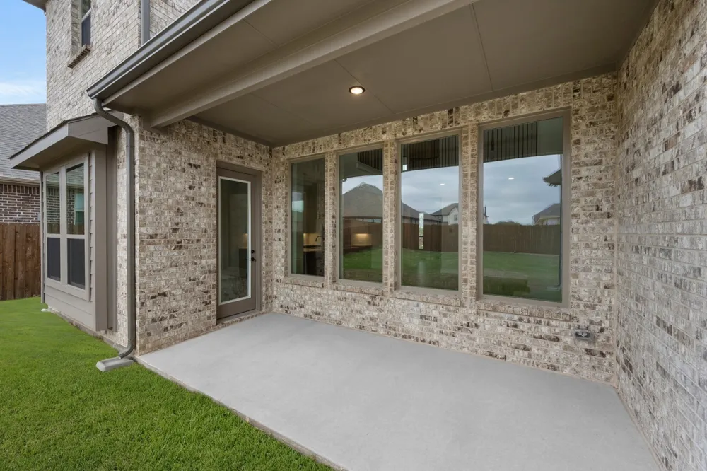 5401 Rowlan Row Midlothian, TX 76065