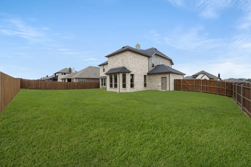 5401 Rowlan Row Midlothian, TX 76065