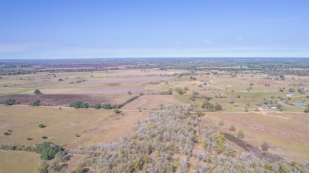 28 Shaws Bend Road Columbus, TX 78934
