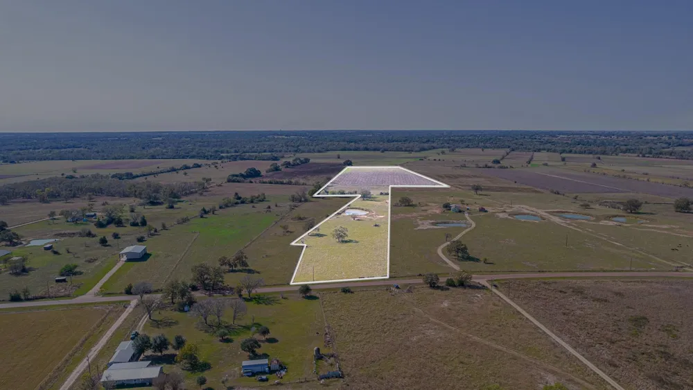28 Shaws Bend Road Columbus, TX 78934