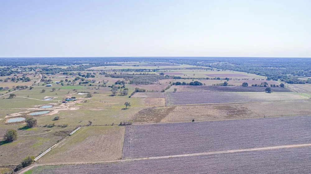 28 Shaws Bend Road Columbus, TX 78934