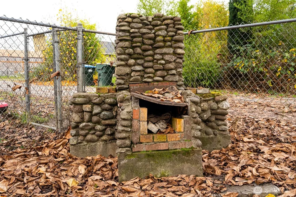 916 L STREET Centralia, WA 98531