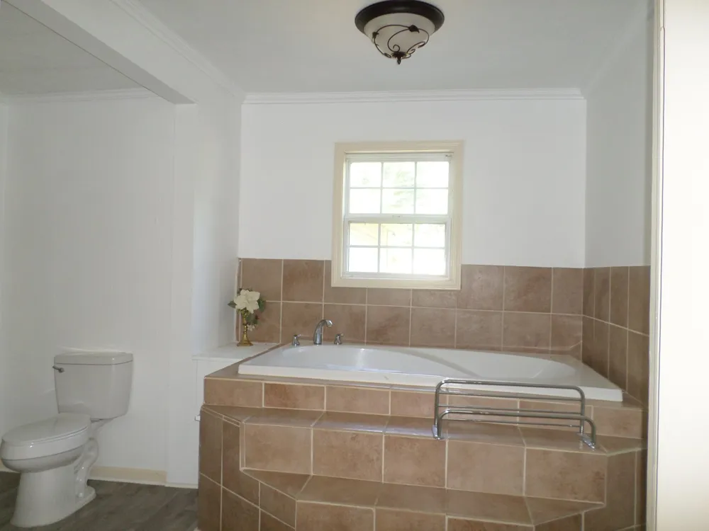 200 Cross St Bolivar, TN 38008