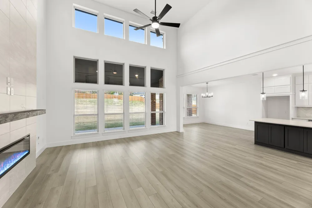 1107 Willow Lake Drive DeSoto, TX 75115