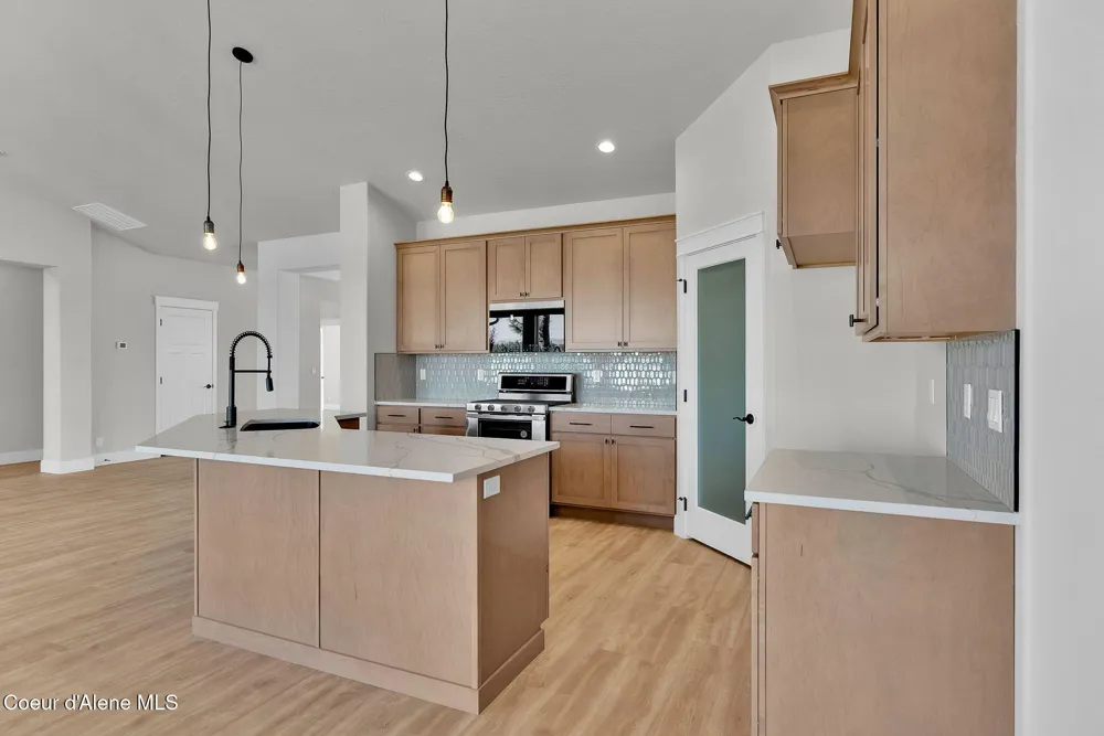 9015 CALIFORNIA STREET Rathdrum, ID 83858