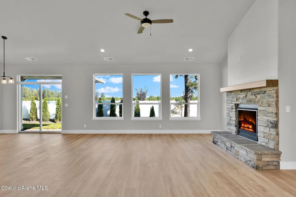 9015 CALIFORNIA STREET Rathdrum, ID 83858
