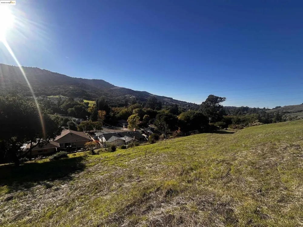 15 Abbie Ln El Sobrante, CA 94803